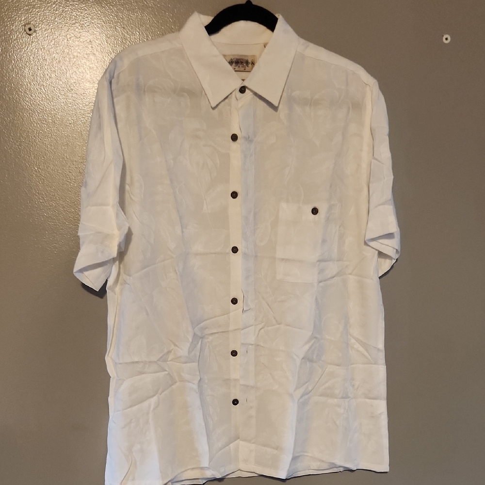 Campia Moda Men's White Short Sleeve Button Up Shirt With Leaf Design, Size LG